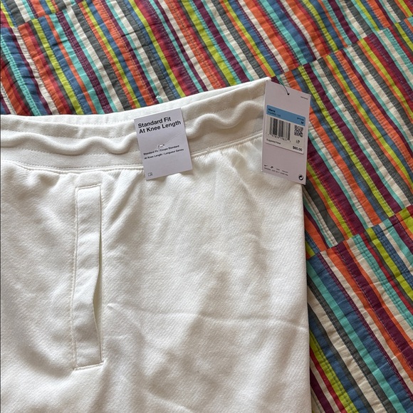 Nike Ivory Shorts Swoosh size large big logo cream black new with tags - Picture 4 of 14